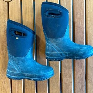 Kids Bogs waterproof size 10, little kids